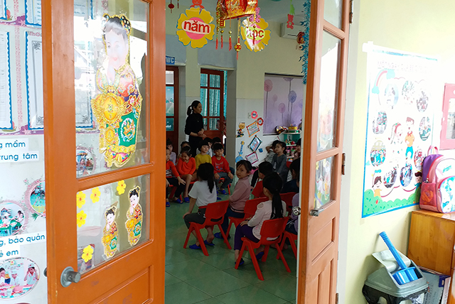 vu phu huynh hanh hung co thuc tap be bi chan vao du quay