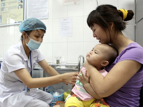 Chương trình tiêm chủng mở rộng năm 2018: có thêm 3 loại vắc-xin mới được sử dụng cùng vắc-xin Quinvaxem chuong trinh tiem chung mo rong nam 2018 co them 3 loai vac xin moi duoc su dung cung vac xin quinvaxem