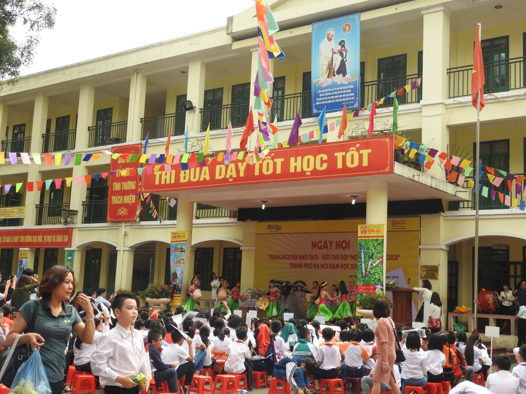 Học sinh Hà Nội hào hứng trong 'Ngày hội Trạng Nguyên nhỏ tuổi' năm học 2017 - 2018 hoc sinh ha noi hao hung trong ngay hoi trang nguyen nho tuoi nam hoc 2017 2018