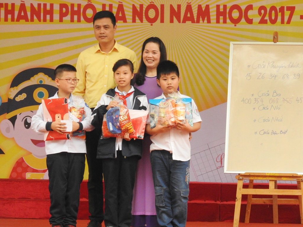 Học sinh Hà Nội hào hứng trong 'Ngày hội Trạng Nguyên nhỏ tuổi' năm học 2017 - 2018 hoc sinh ha noi hao hung trong ngay hoi trang nguyen nho tuoi nam hoc 2017 2018