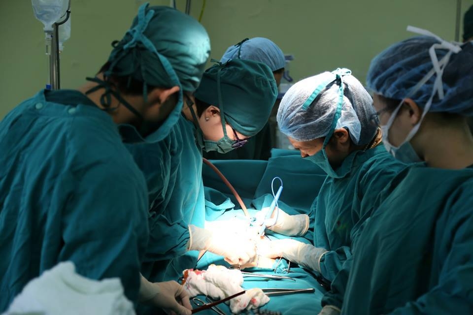 phau thuat thanh cong khoi u nang 2kg trong o bung mot phu nu trung nien