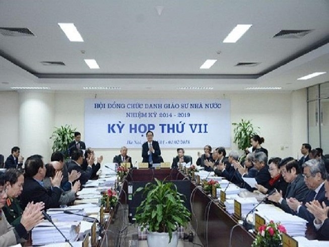 ly do nhieu quan chuc rot khoi danh sach gs pgs