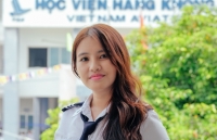 xem xet cham dut hop dong tham chi cho ra khoi nganh voi co giao bat hoc sinh uong nuoc gie lau bang