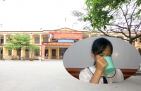 chuyen toi va em be lop ba bi phat uong nuoc gie lau bang