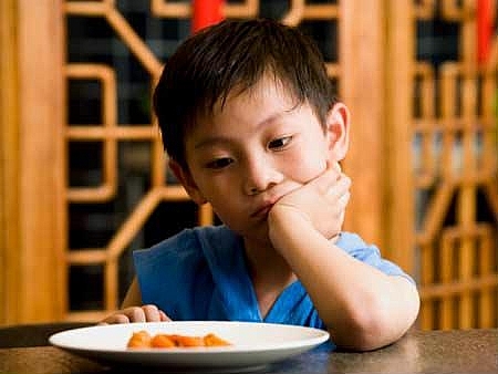 nhung dau hieu thieu sat o tre em cha me khong nen xem thuong