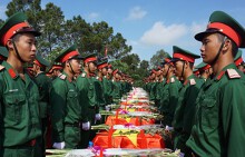 Đồng đội ơi, về đến Tổ quốc rồi!