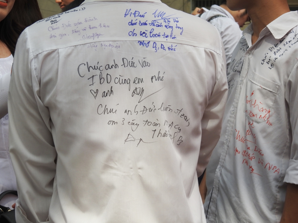 'Muôn sắc thái' của học trò Trường THPT Việt Đức trong ngày chia tay muon sac thai cua hoc tro truong thpt viet duc trong ngay chia tay