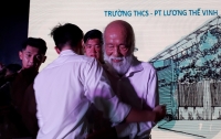 pgs van nhu cuong bo me dang lam hu con lai tuong thuong chung