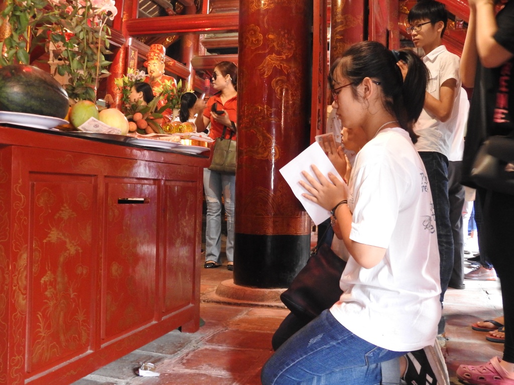Sát ngày thi vào lớp 10, học sinh Hà Thành rủ nhau tới Văn Miếu cầu may sat ngay thi vao lop 10 hoc sinh ha thanh ru nhau di le cau may o van mieu