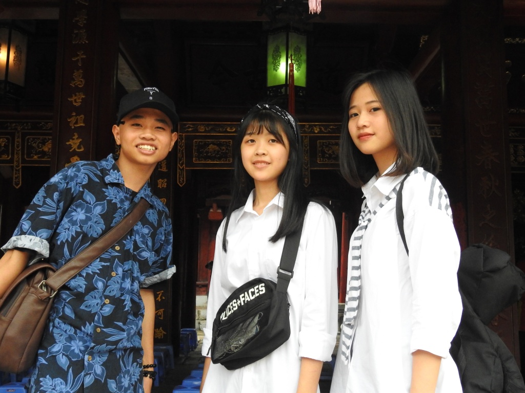 Sát ngày thi vào lớp 10, học sinh Hà Thành rủ nhau tới Văn Miếu cầu may sat ngay thi vao lop 10 hoc sinh ha thanh ru nhau di le cau may o van mieu