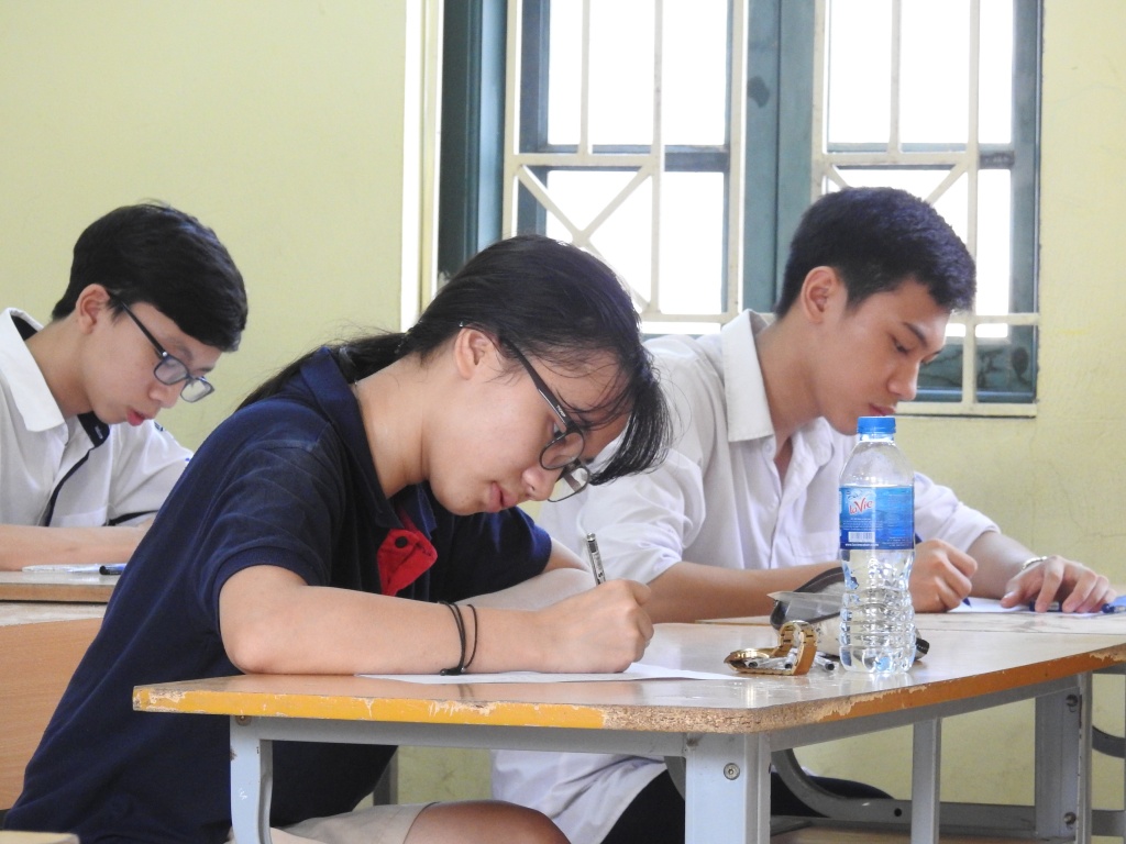 diem chuan vao lop 10 thpt chuyen su pham ha noi nam 2018 tu 2425 28 diem