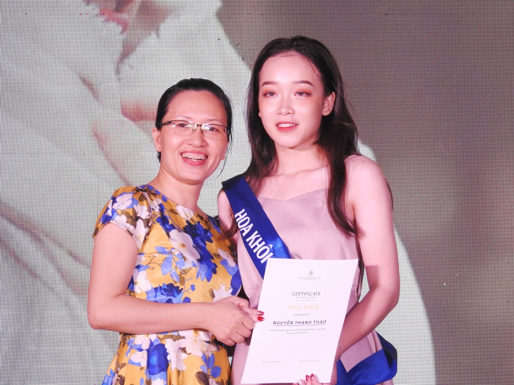 Hình ảnh đặc biệt trong trong lễ tri ân, trưởng thành học sinh lớp 12 Trường Lương Thế Vinh hinh anh dac biet trong trong le tri an truong thanh hoc sinh lop 12 truong luong the vinh