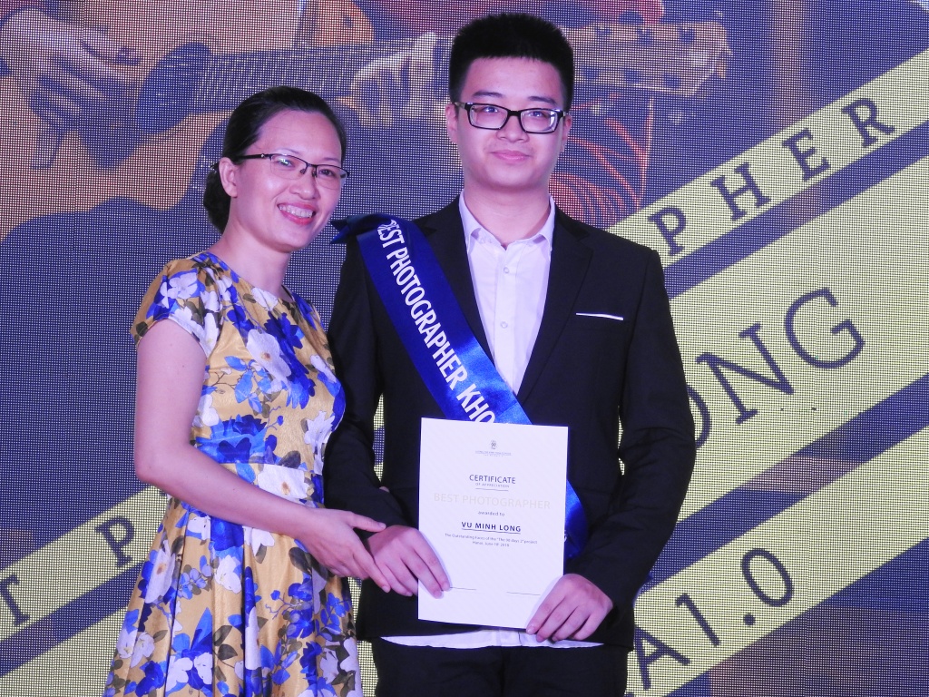 Hình ảnh đặc biệt trong trong lễ tri ân, trưởng thành học sinh lớp 12 Trường Lương Thế Vinh hinh anh dac biet trong trong le tri an truong thanh hoc sinh lop 12 truong luong the vinh