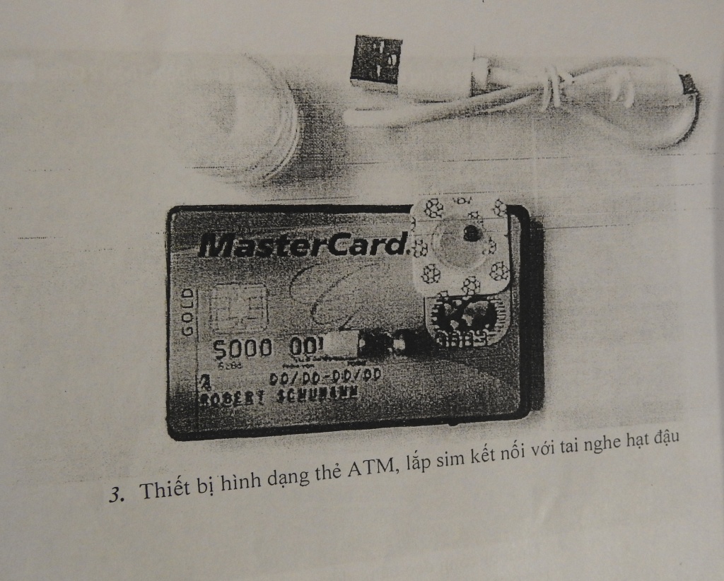Công an Hà Nội: Thiết bị gian lận thi cử được làm giống thẻ ATM, chìa khóa cửa cong an ha noi thiet bi gian lan thi cu duoc lam giong the atm chia khoa cua