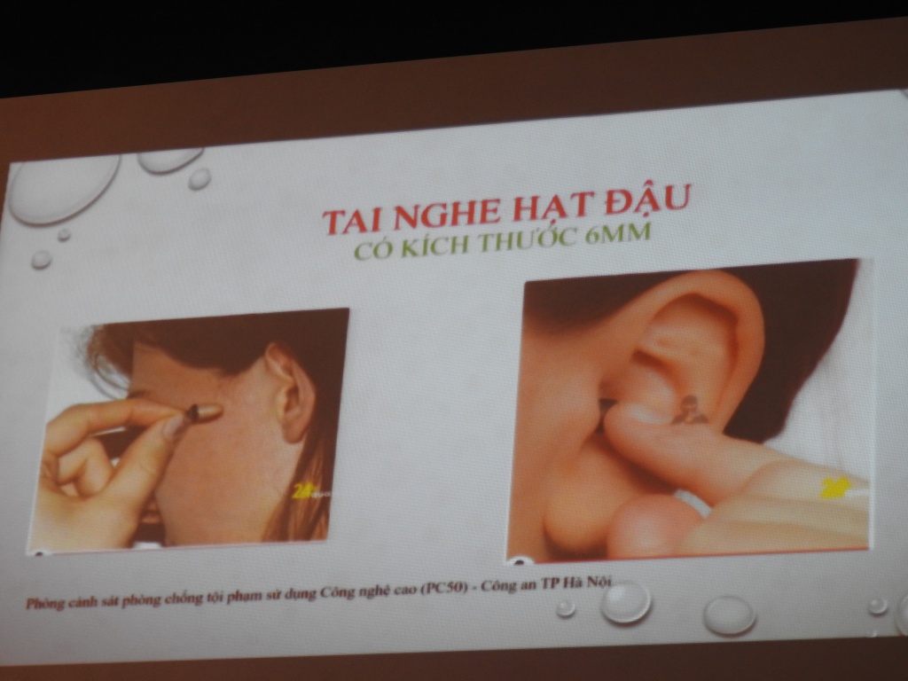 Công an Hà Nội: Thiết bị gian lận thi cử được làm giống thẻ ATM, chìa khóa cửa cong an ha noi thiet bi gian lan thi cu duoc lam giong the atm chia khoa cua