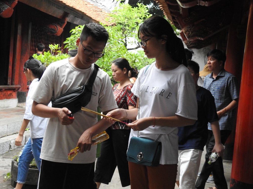 sat ngay thi thpt quoc gia thi sinh do xo toi van mieu cau may xem world cup van nho on bai