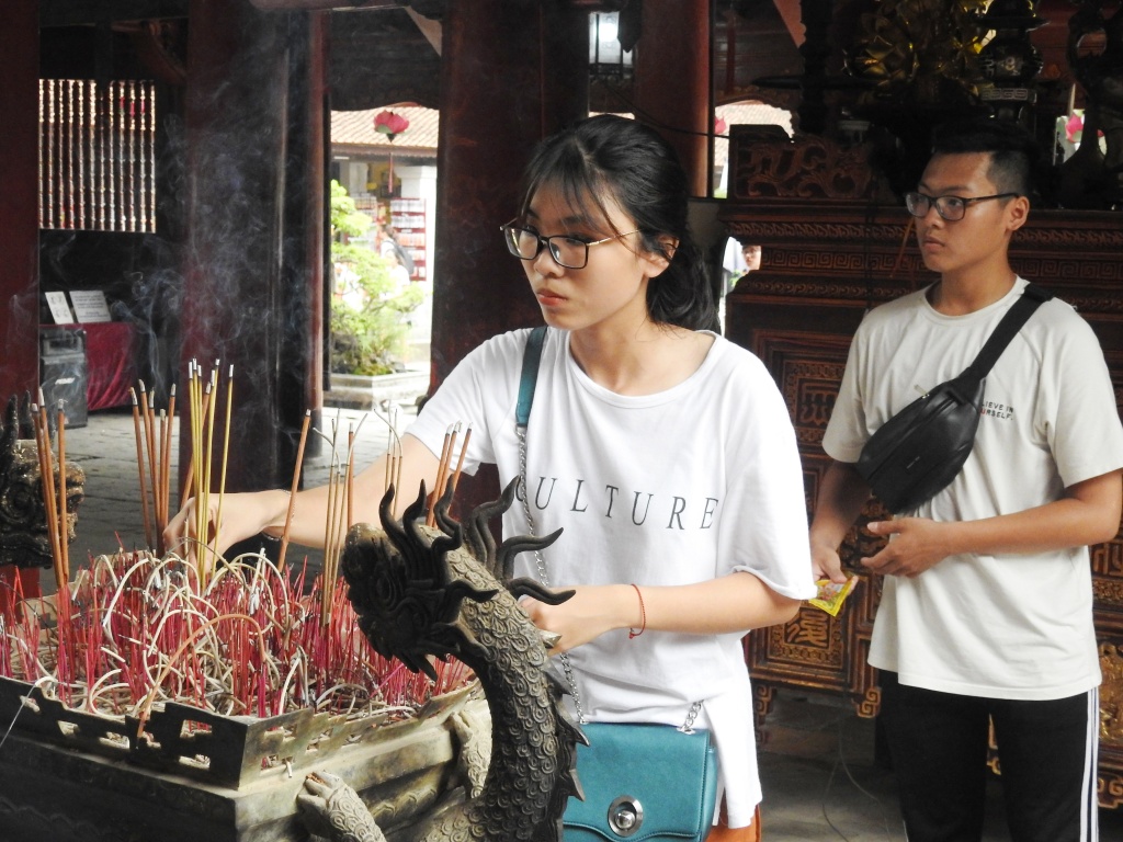 sat ngay thi thpt quoc gia thi sinh do xo toi van mieu cau may xem world cup van nho on bai