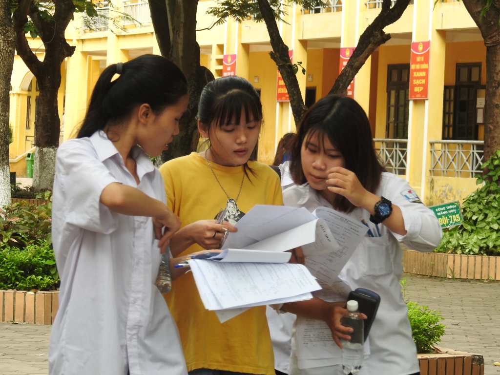 de thi thpt quoc gia 2018 mon toan phan hoa manh va se kho co mua diem 10