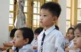 Phụ huynh cần mang theo những gì khi đi đăng ký trực tiếp cho con vào lớp 1, lớp 6 tại Hà Nội