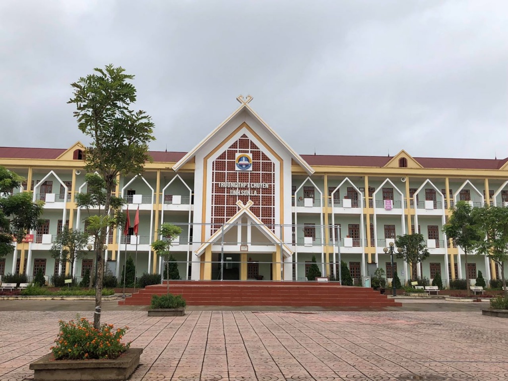 bo giao duc xac dinh co sai pham trong cham thi o son la phu huynh van nua mung nua lo