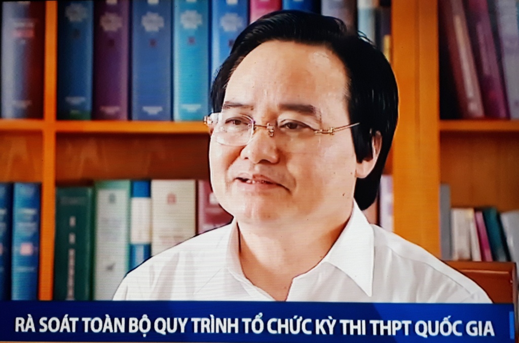 bo truong phung xuan nha kien quyet cho ra khoi nghanh voi nhung ca nhan sai pham diem thi o son la ha giang