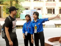 ngay ngat voi giong ca bolero trong le chao tan sinh vien khoa luat kinh te hv ngan hang