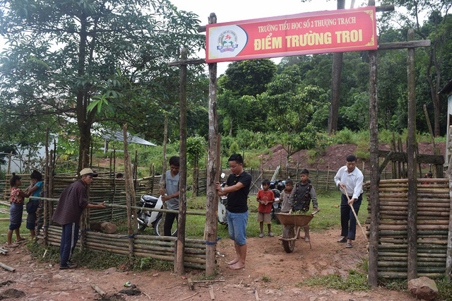 cam dong thay giao di xin quan ao cho hoc tro ngheo vung cao