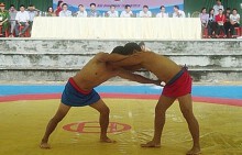 Giáo viên làm 'lễ tân' cho giải vật dân tộc: Sở GD&ĐT Vĩnh Phúc nói gì?