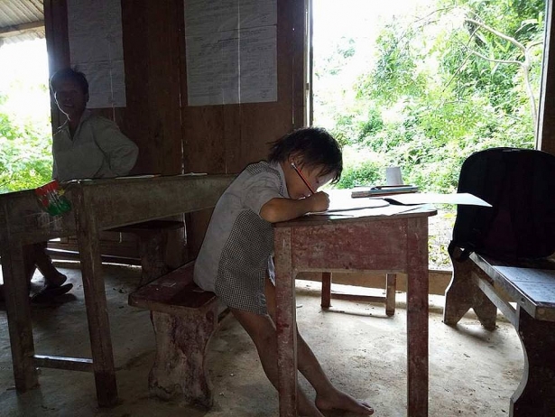 'Đầu năm thầy cô đi bản vận động học trò đến lớp vất vả lắm, nơi xa nhất đến 70km' dau nam thay co di ban van dong hoc tro den lop vat va lam noi xa nhat den 70 km