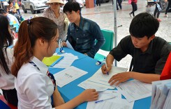 Thoi thóp vì cạn thí sinh
