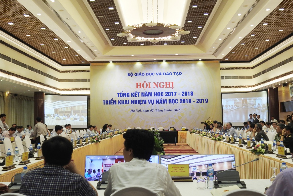 bo truong phung xuan nha ra soat xu ly nghiem tieu cuc trong ky thi thpt nam 2018