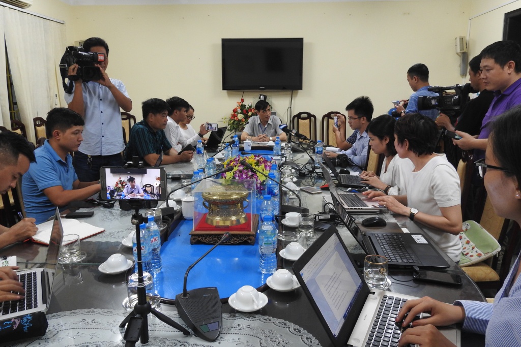 Hòa Bình: Công an làm việc với 5 người, xác minh điểm bất thường trong chấm thi THPT quốc gia hoa binh cong an lam viec voi 5 nguoi xac minh diem bat thuong trong cham thi thpt quoc gia