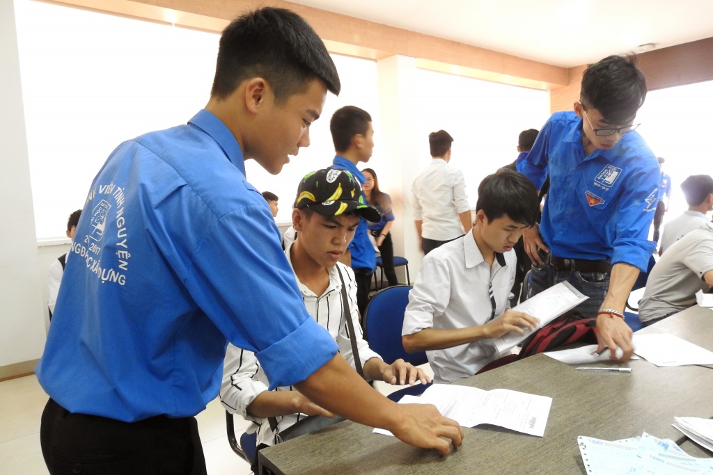 Tân sinh viên 2018 đang ùn ùn về Hà Nội nhập học các trường lớn tan sinh vien 2018 dang un un ve ha noi nhap hoc cac truong lon