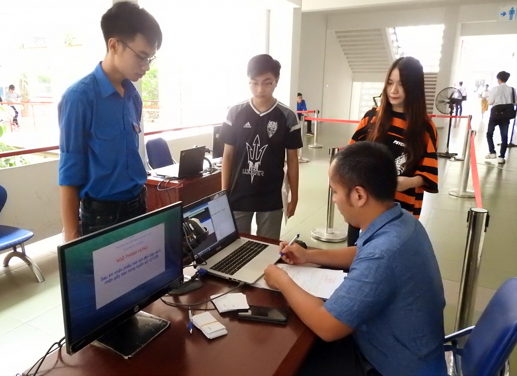 Tân sinh viên 2018 đang ùn ùn về Hà Nội nhập học các trường lớn tan sinh vien 2018 dang un un ve ha noi nhap hoc cac truong lon