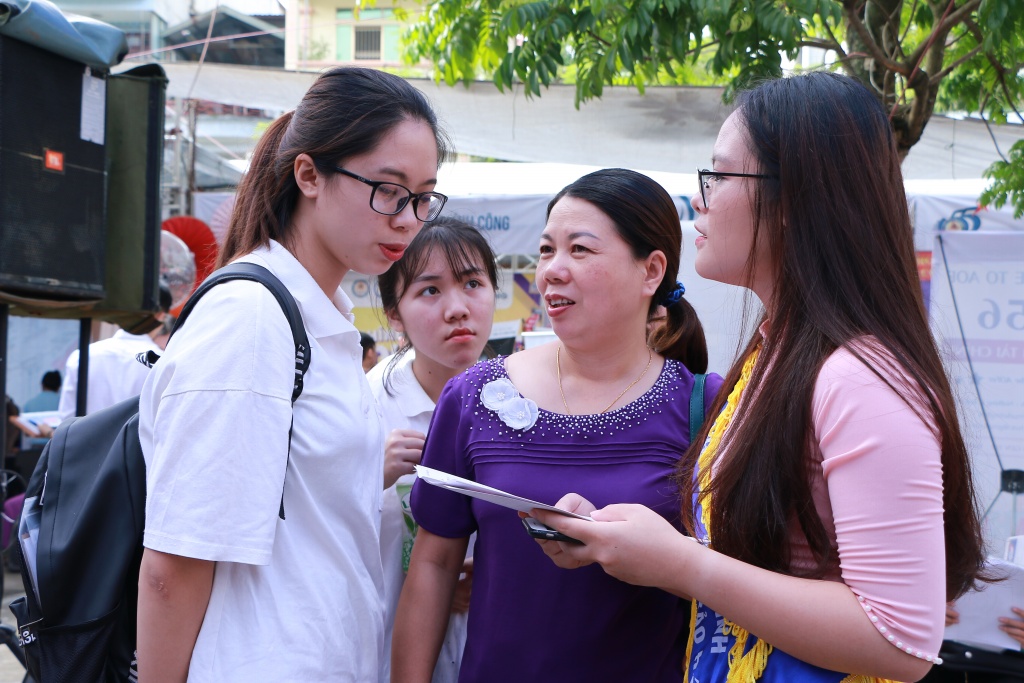 Tân sinh viên Học viện Tài chính nô nức nhập học đúng dịp Lễ Vu lan tan sinh vien k56 hoc vien tai chinh no nuc nhap hoc dung dip le vu lan nam 2018