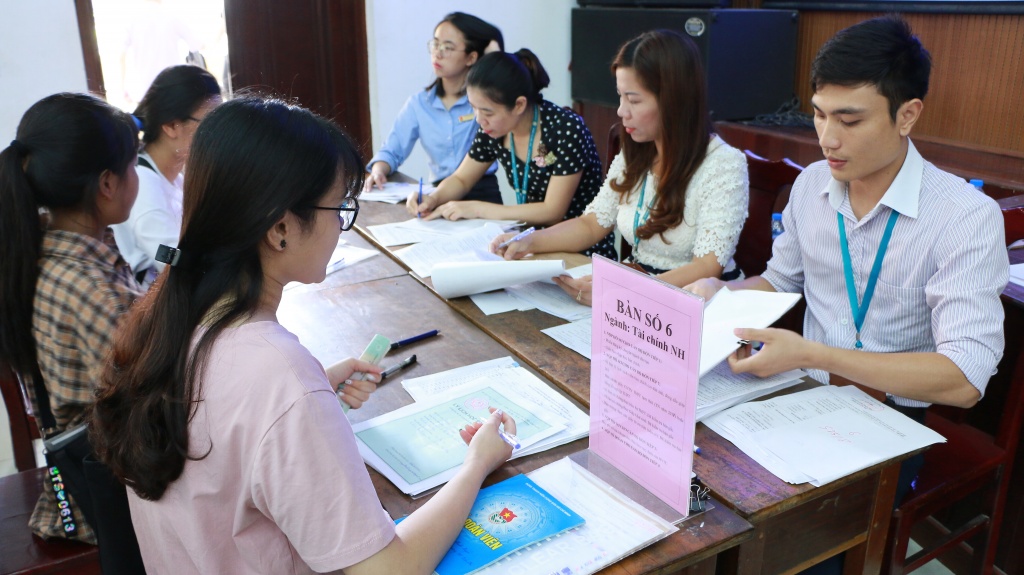 Tân sinh viên Học viện Tài chính nô nức nhập học đúng dịp Lễ Vu lan tan sinh vien k56 hoc vien tai chinh no nuc nhap hoc dung dip le vu lan nam 2018
