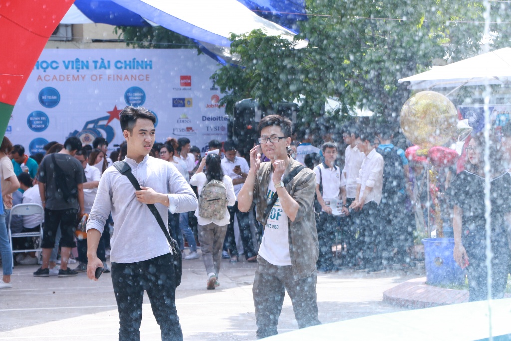 Tân sinh viên Học viện Tài chính nô nức nhập học đúng dịp Lễ Vu lan tan sinh vien k56 hoc vien tai chinh no nuc nhap hoc dung dip le vu lan nam 2018