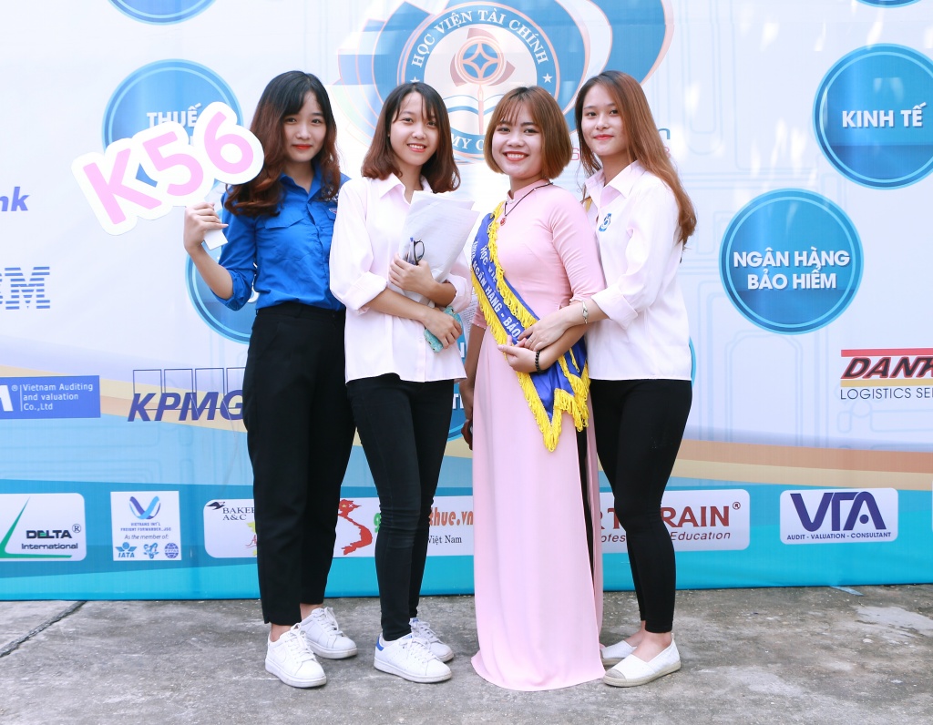 Tân sinh viên Học viện Tài chính nô nức nhập học đúng dịp Lễ Vu lan tan sinh vien k56 hoc vien tai chinh no nuc nhap hoc dung dip le vu lan nam 2018