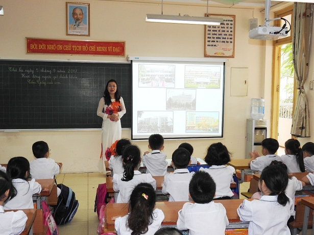 sau khai giang tre lop 1 doc vanh vach ten cac dia danh tai quan minh o