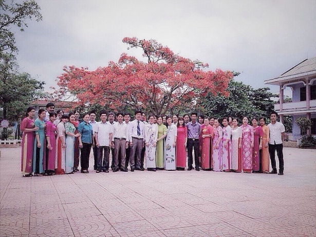 trai long cua thay giao tre 6 nam day o 8 truong van khong du song