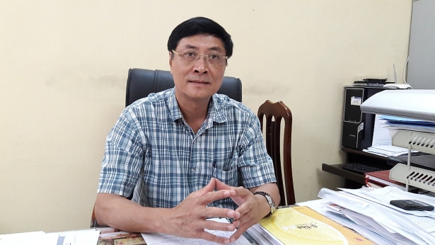 quy dinh cam nam sinh va nu sinh ngoi canh nhau la qua cung nhac