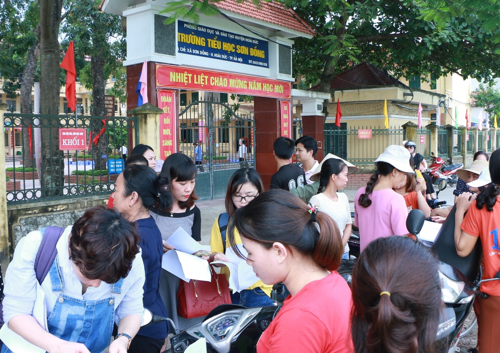 bi phu huynh to lam thu du chua khai giang truong tieu hoc son dong hop bat thuong