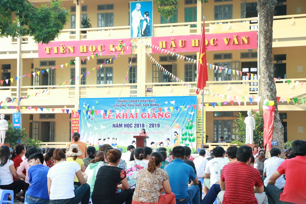bi phu huynh to lam thu du chua khai giang truong tieu hoc son dong hop bat thuong