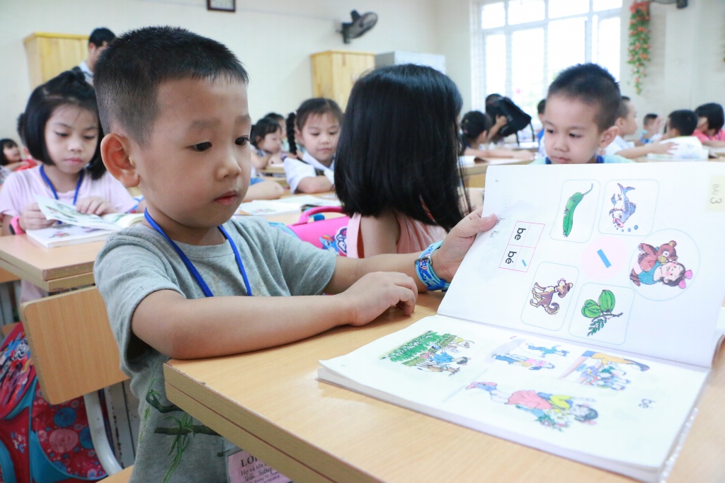 truong tieu hoc chu van an cho tre hoc goi nhau 1 buoingay co lam kho phu huynh
