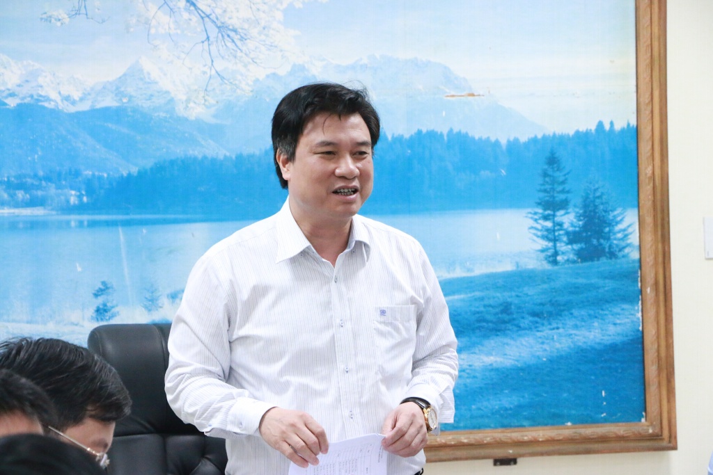 bo gddt len tieng ve viec in ca bai tap vao sach giao khoa cua hoc sinh gay lang phi