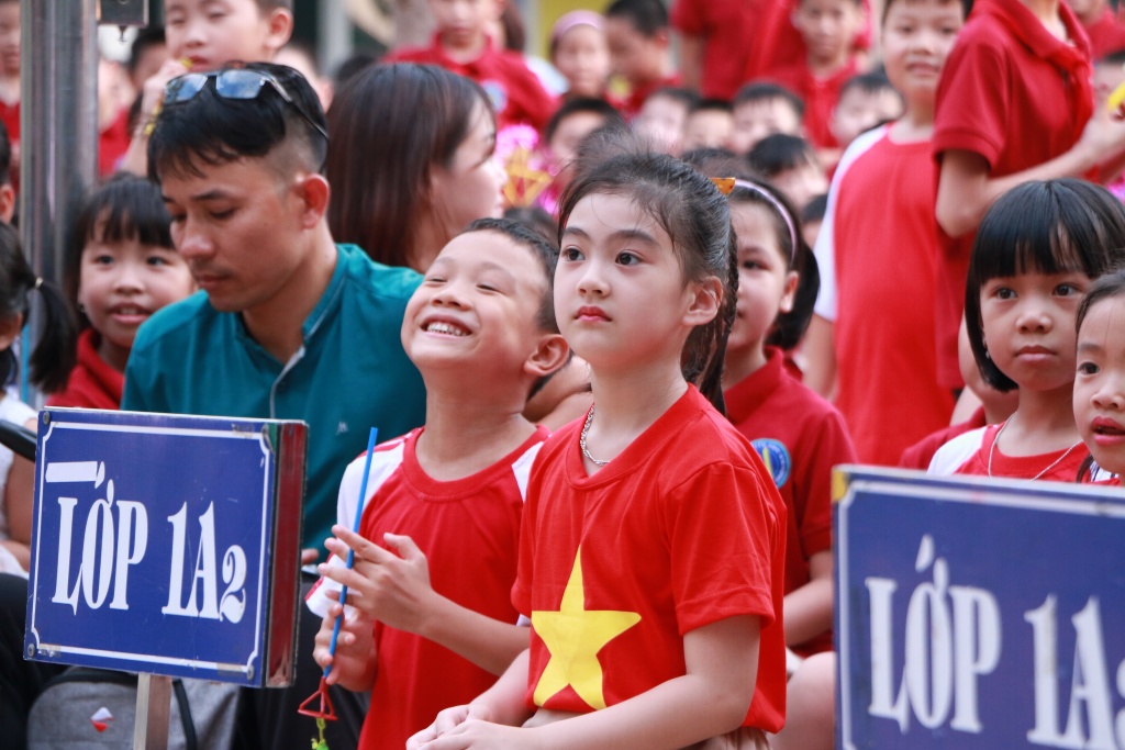 co giao hoa than lam chi hang chu cuoi sieu quay tre tu tay lam banh don trung thu