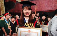 Nữ thủ khoa Sư phạm 'ở nhà nuôi lợn' gửi tâm thư cho Bí thư tỉnh Hà Giang: 'Mong chú sẽ cho cháu một con đường'