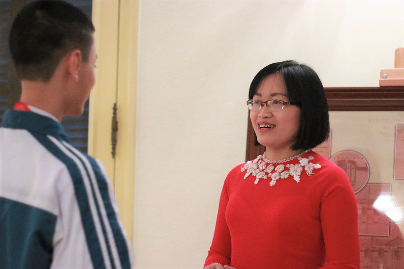 co giao hai duong sang tao day dia ly bang tieng anh