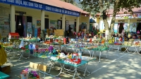 co gai mo lop tieng anh mien phi cho tre em o dao cu lao cham