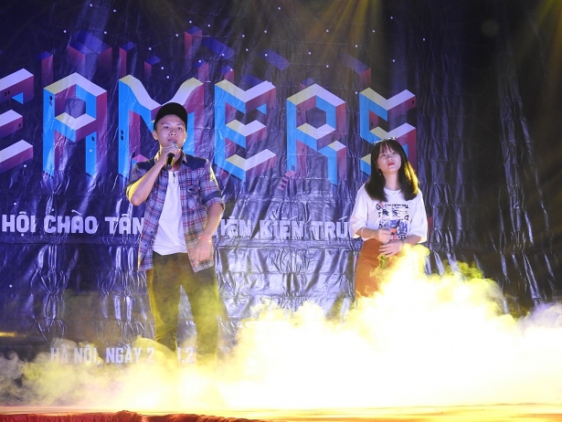 dem gala that bat ngo chao tan sv dai hoc kien truc cung truc nhan va hoang dung